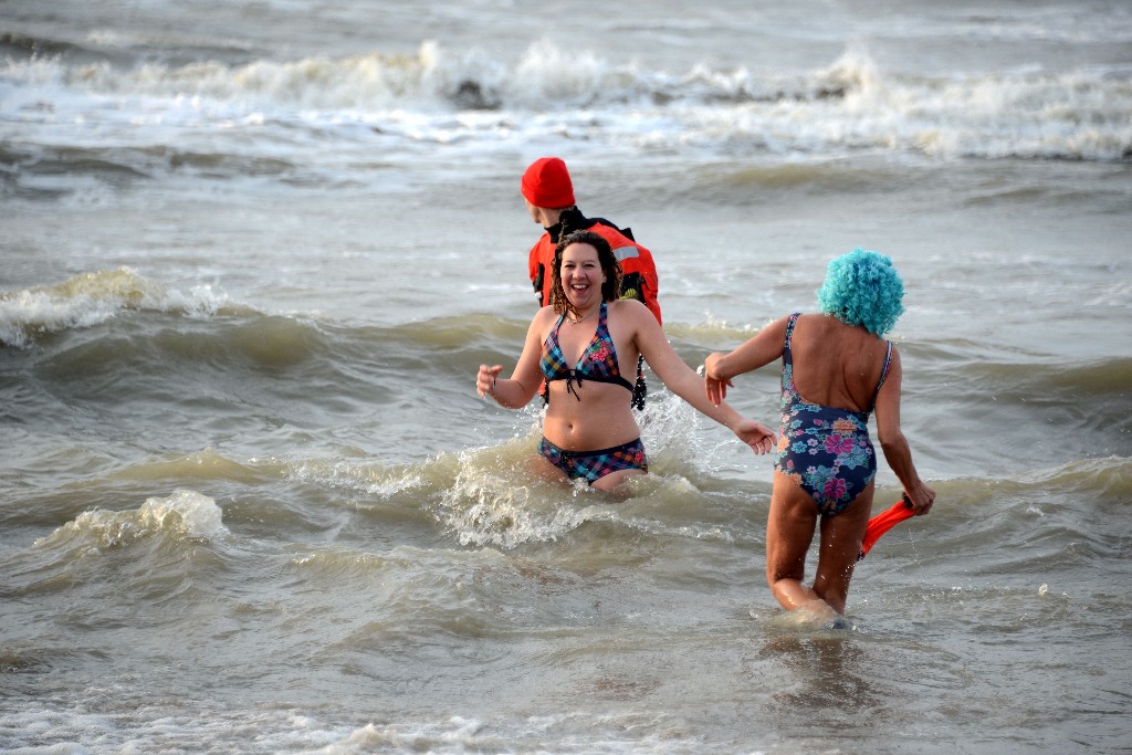 ../Images/Nieuwjaarsduik Nederzandt 2015 126.jpg